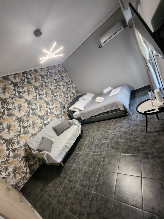 Small Luxury Apartment Анавісос Екстер'єр фото